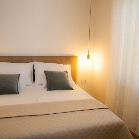 Soukki Town Centre Suites 1 Spalato Esterno foto