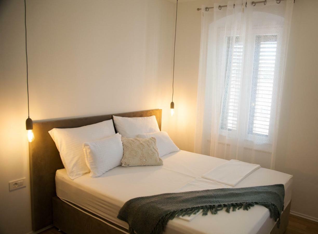 Soukki Town Centre Suites 1 Spalato Esterno foto
