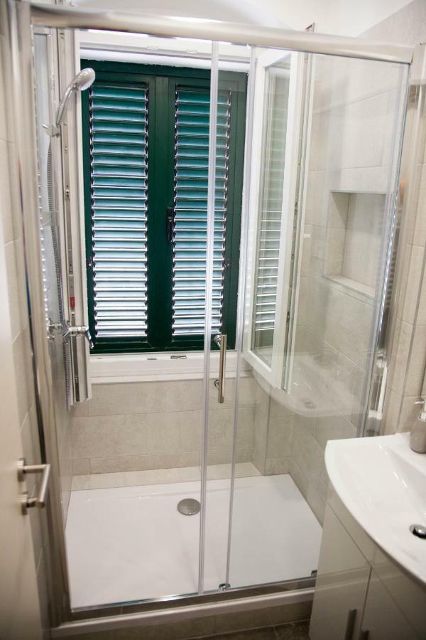 Soukki Town Centre Suites 1 Spalato Esterno foto