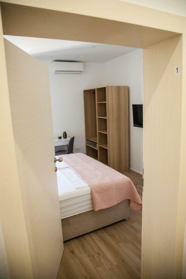 Soukki Town Centre Suites 1 Spalato Esterno foto