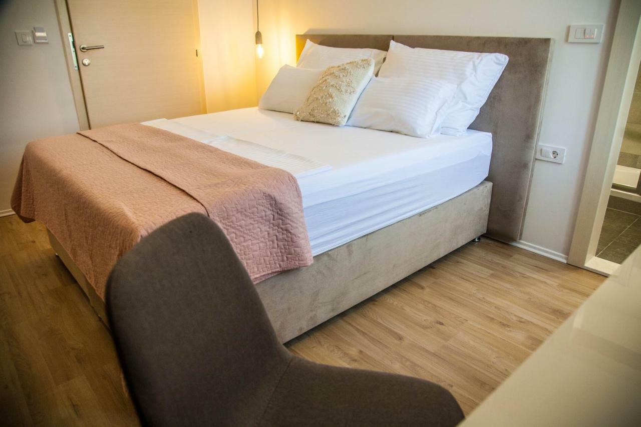 Soukki Town Centre Suites 1 Spalato Esterno foto